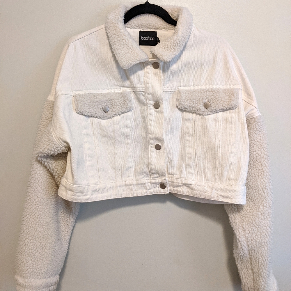 White denim jacket with Sherpa details